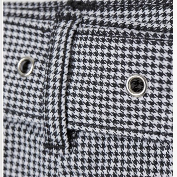 HM - Houndstooth Skirt with a Belt - Picture 2 of 6